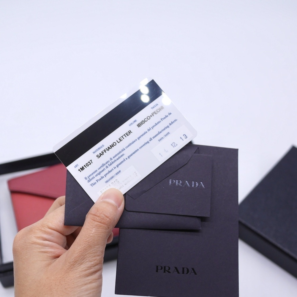 🍓PRADA Saffiano Wallet - Picture 9 of 12